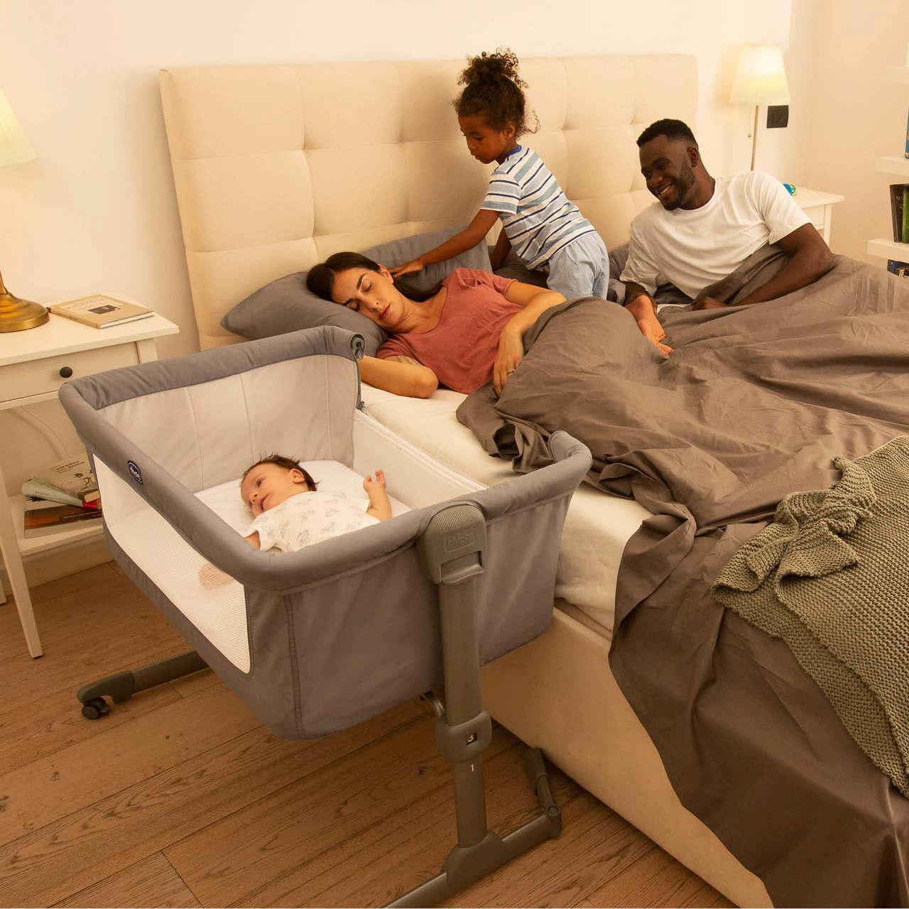 Marque pour bébé en vente chez Orchestra. Une sélection de vêtements, chaussures, articles de puériculture pour votre enfant.